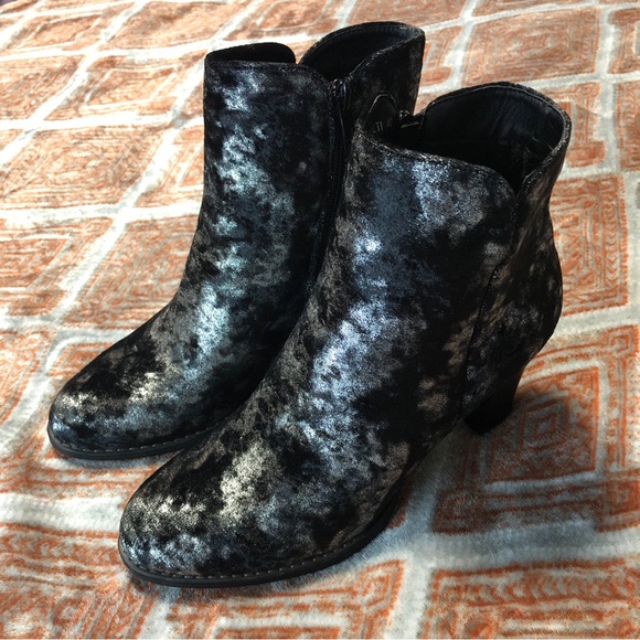 Modcloth Velvet Ankle Booties - Picture 5 of 13